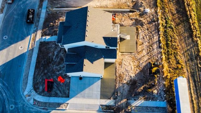 Fresh concrete to maximize usable outdoor space 👏

#woodwardco #concrete #concreteprep #saltlake #utah