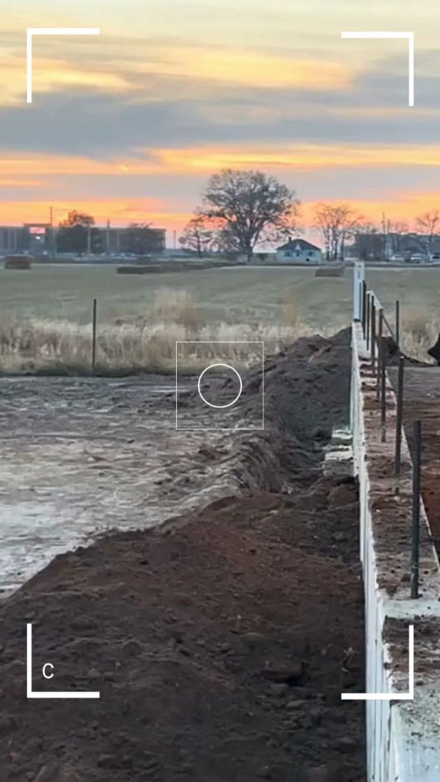 When the sky matches the CAT 👌

#CAT #dirtwork #concrete #woodwardco #utah