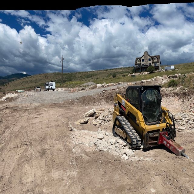 our favorite view 😎

#woodwardco #excavation #dirtwork #saltlakecity